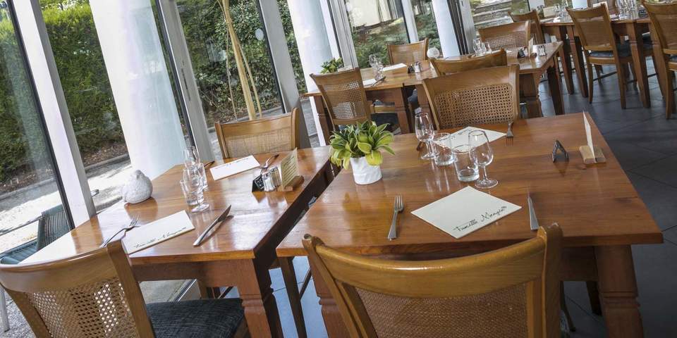 restaurant