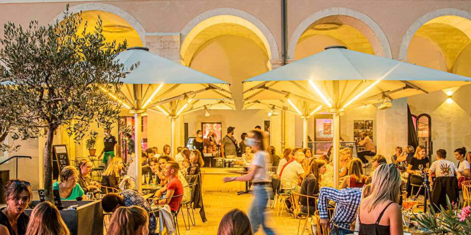 restaurant
