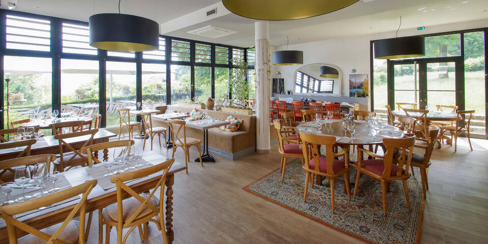 restaurant