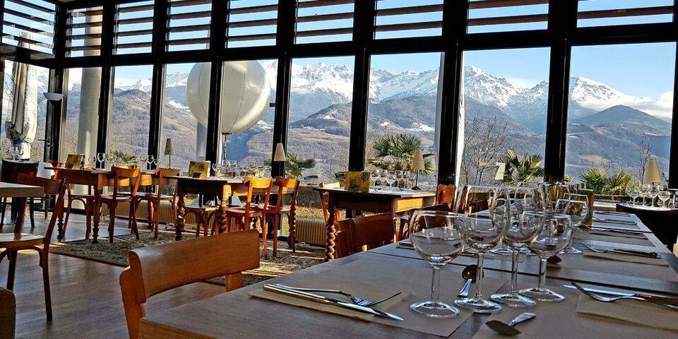 restaurant