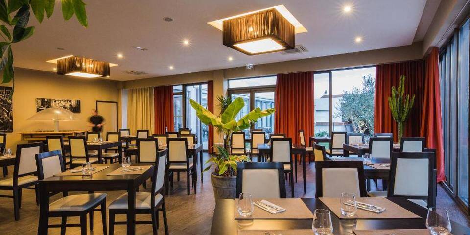 restaurant