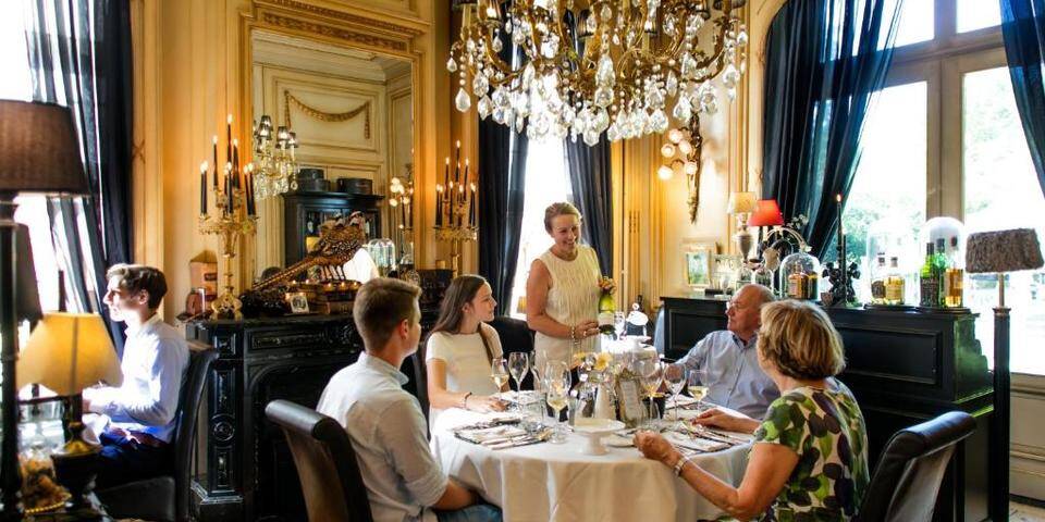 restaurant