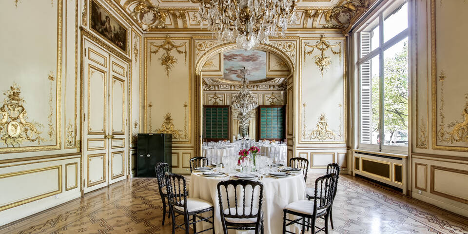 restaurant