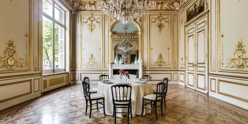 restaurant