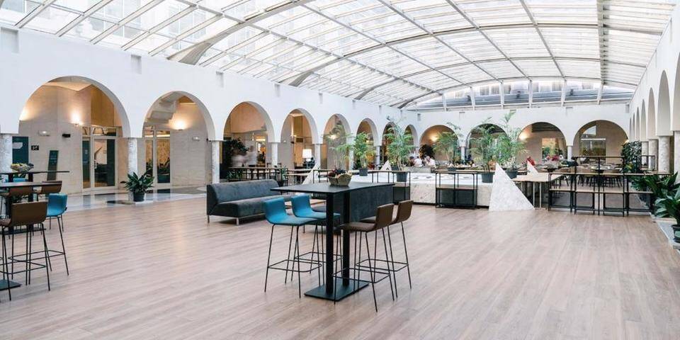 restaurant