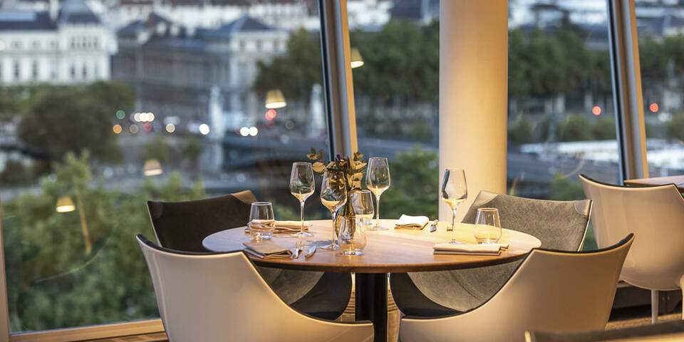 restaurant