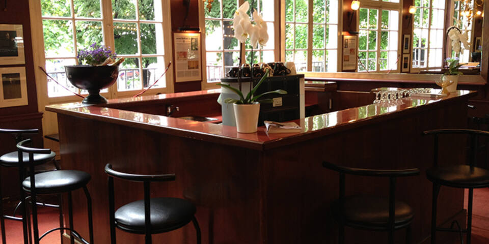 restaurant