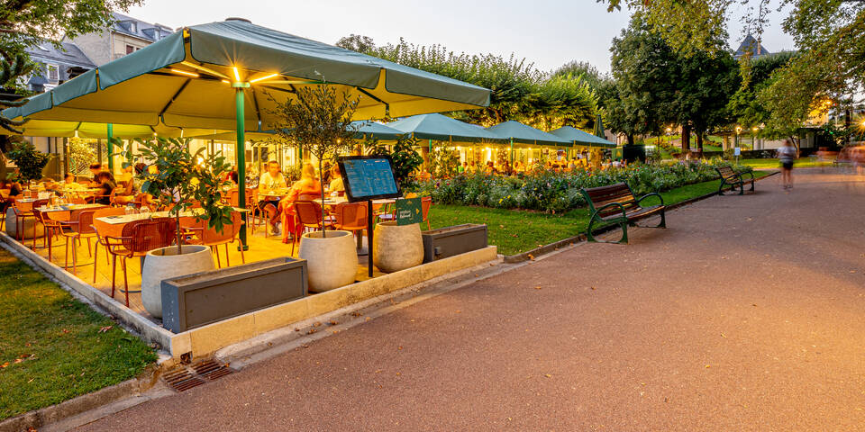 restaurant
