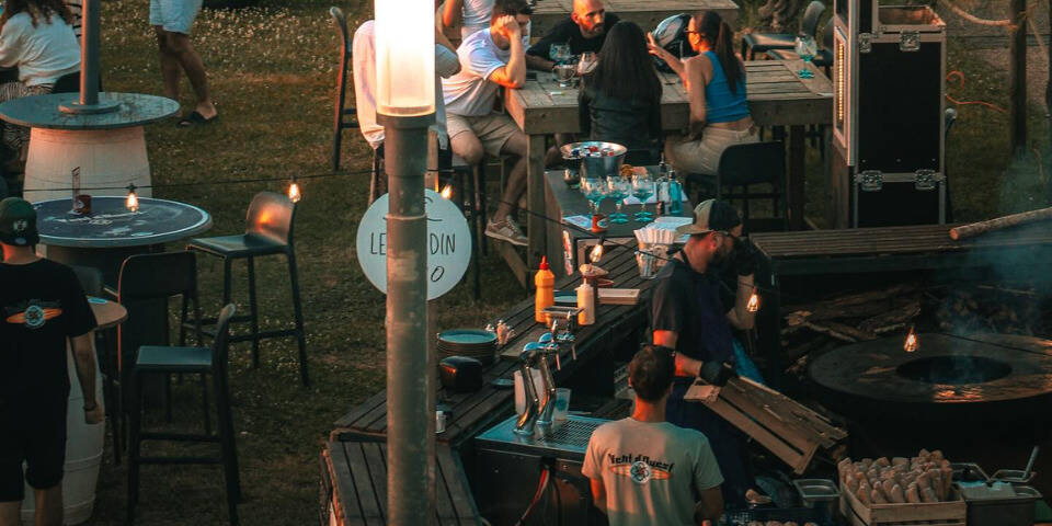 restaurant