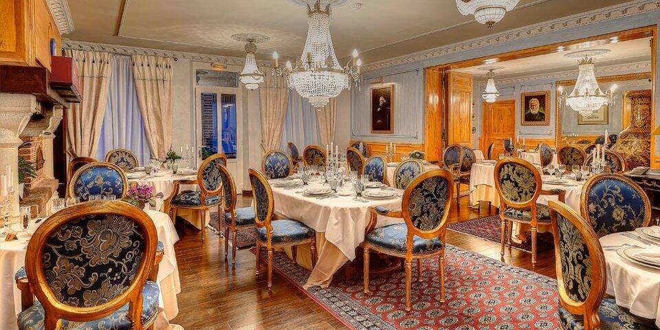 restaurant