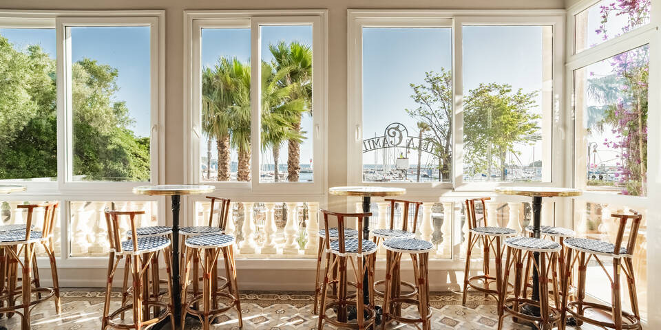 restaurant