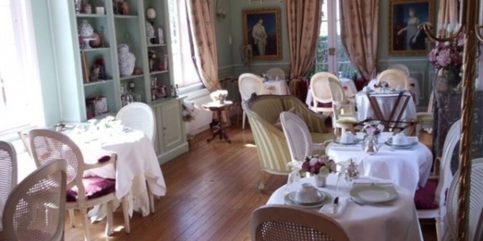 restaurant