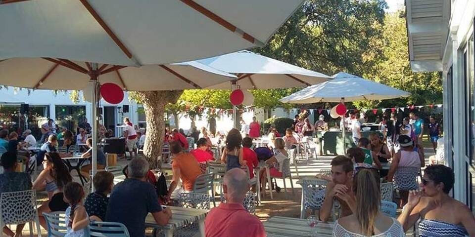 restaurant