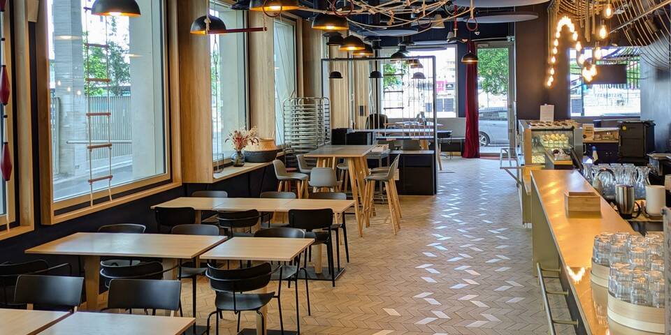 restaurant